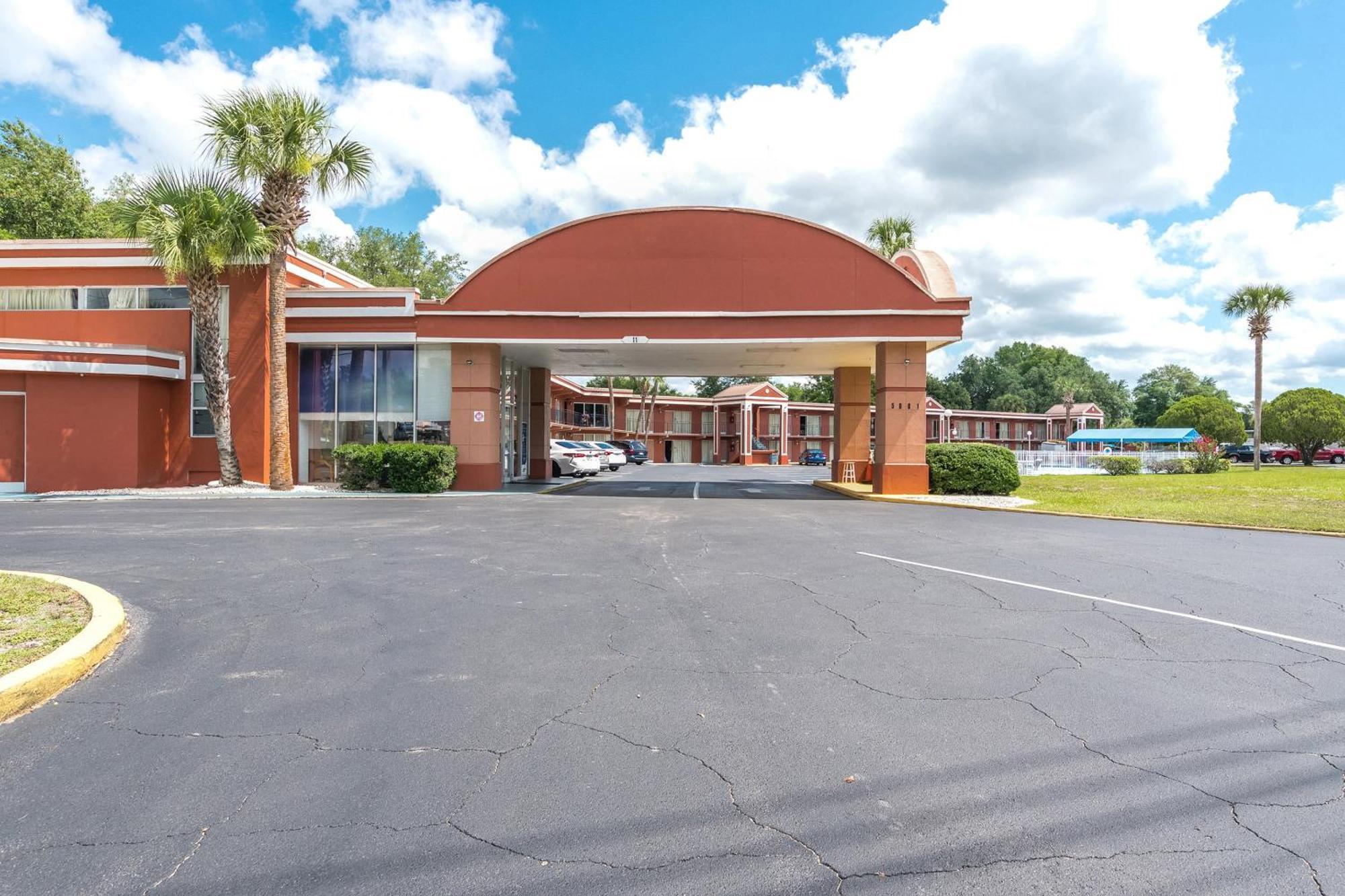 Oyo Hotel Mustang Silver Spring Fl Silver Springs Exterior photo