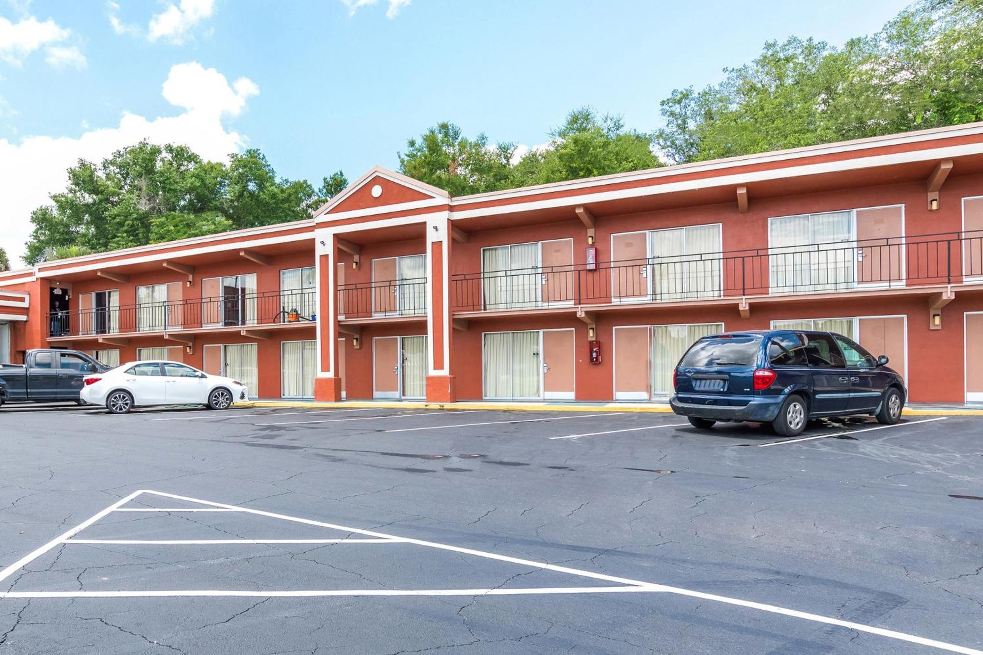Oyo Hotel Mustang Silver Spring Fl Silver Springs Exterior photo
